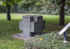 Flakhelferdenkmal auf der Pferderennbahn
