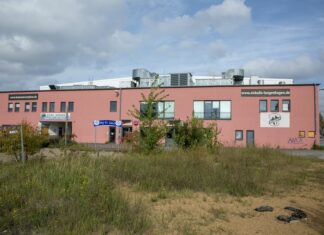 Fachfirma baut ab 5. Oktober Kälteanlage an der ehemaligen Eishalle zurück