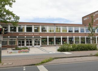 An der Adolf-Reichwein-Schule werden kurzfristig Fenster erneuert Adolf-Reichwein-Schule in Langenhagen (Archivbild)