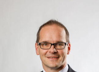 Lockern mit Augenmaß: Niedersachsen legt Fahrplan bis Mai vor Kultusminister Grant Hendrik Tonne