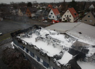 Technischer Defekt – Lagerhalle in Langenhagen brennt vollständig aus
