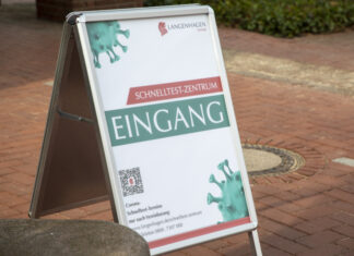 Langenhagen erweitert Angebot im Schnelltest-Zentrum Schild Eingang