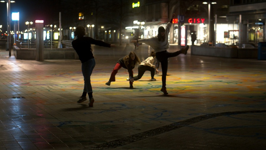 „Invisible Dances: Art in and around Lockdown“