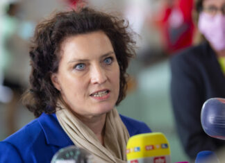 Sozialministerin Dr. Carola Reimann legt aus gesundheitlichen Gründen Amt nieder