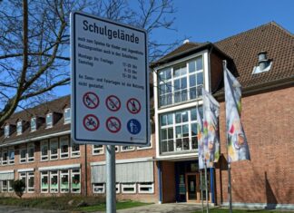 Neue Schilder weisen auf Grenzen der IGS SÜD hin