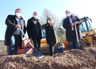 Erster Spatenstich: Sporthalle der BBS Springe soll 2022 fertig sein