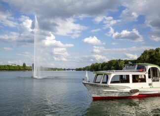 Maschseeflotte sticht wieder in See Maschseeschiff