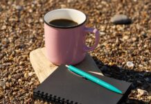 Ausbildungsfrühstück am 26. November für Langenhagener Ausbildungsbetriebe Kaffeetasse/Schreibblock/Frühstück