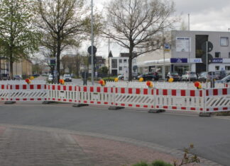 Sperrung der Kreuzung Hackethalstraße / An der Autobahn