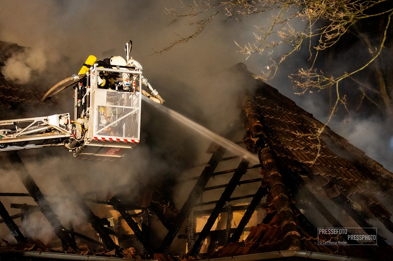 Einfamilienhaus in Burgwedel/Thönse brennt nieder