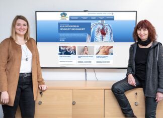 Patientenuniversität online statt im Hörsaal Professorin Dierks (rechts) und Anabel Bornemann vom Team der Patientenuniversität.