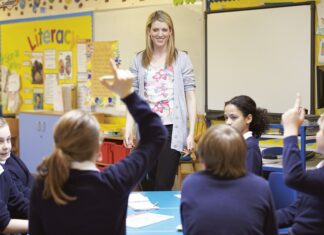 Lehrerin in Schule