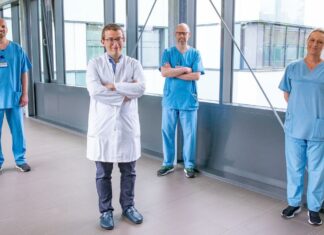 Junge Frau nach COVID-19-Infektion erfolgreich lungentransplantiert Pfleger*innen