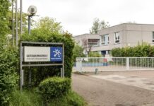 73 Millionen Euro für Neubau der Gutzmannschule in Langenhagen Schild Gutzmannschule