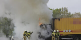 LKW brennt