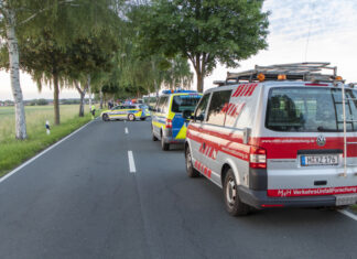 Kollision auf Kreisstraße: Motorradfahrer prallt nahe Otternhagen gegen Traktor und verstirbt noch am Unfallort Unfallforschung