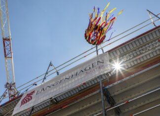 Richtfest am Gymnasium Neue Bult Richtkranz