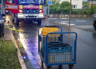 Unwetter legt Region Hannover und Umland lahm: Mehr als 1.200 Feuerwehreinsätze nach Starkregen Feuerwehreinsatz; Unwetterartige Regenfälle führten teils zu heftigen Überflutungen