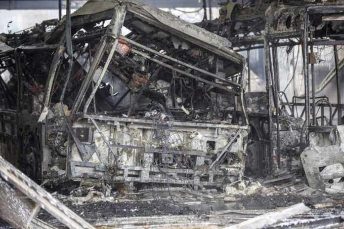 Bus ausgebrannt
