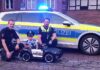 Polizeistreife mit Kind