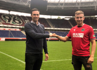 Vierter Neuzugang: Jannik Dehm schließt sich Hannover 96 an 96-Sportdirektor Marcus Mann (l.) mit Neuzugang Jannik Dehm.