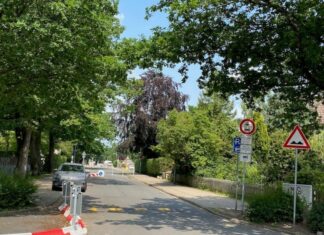 Schutzzone an der Grundschule Engelbostel vorerst ohne Bodenschwelle Straße Klusmoor