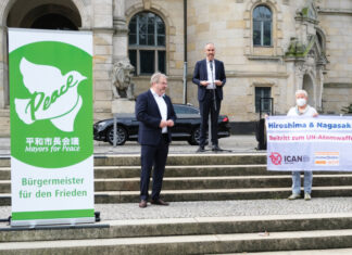 Mayors for Peace Mayors_for_Peace_Flaggentag_2021