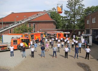 43 auszubildende Notfallsanitäter*innen und Brandmeisteranwärter*innen starten ihre Karriere bei der Berufsfeuerwehr Azubi Begrüßung Feuerwehr Hannover