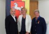 Den Geschwistern Gabriele und Bernhard Mutsaers wurde von Agrarministerin Barbara Otte-Kinast (Mitte) der Verdienstorden der Bundesrepublik Deutschland verliehen.