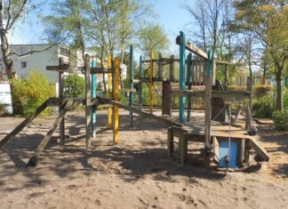 Spielplatz Eichstraße erhält neue Gerätekombinationen Spielplatz Eichstraße Langenhagen