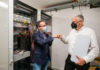 René-Christian Glembotzky, Chief Digital Officer der Stadt Langenhagen und Bürgermeister Mirko Heuer