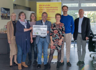 Aktionswoche bringt 5000 Euro für den Kinder- und Jugendhospiz des ASB Von links: Annegret von Collande (Ortsverband ASB Hannover), Anke Schneider, Marion Hartung (beide vom ambulanter Kinder- und Jugendhospizdienst), Dietrich Schwinger (Ortsverband ASB Hannover) , Brigitte Sudmann (ambulanter Kinder- und Jugendhospizdienst), Thomas F. Göing und Udo Zachries (ASB-Geschäftsführer).