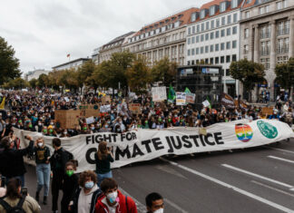 Bundesweit demonstrieren 620.000 vor der Bundestagswahl für mehr Klimaschutz 24.09. - Globaler Klimastreik