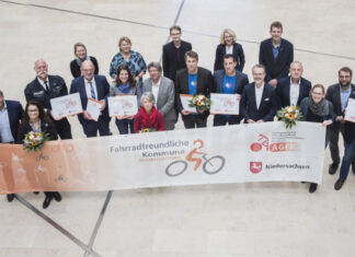 Hannover macht Lust auf Fahrrad Neben der LHH erhielten noch drei weitere Kommunen die Rezertifizierung als „Fahrradfreundliche Kommune Niedersachsen“ durch das niedersächsische Ministerium für Wirtschaft, Arbeit und Verkehr und die AGFK.