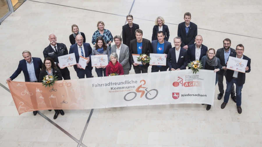 Neben der LHH erhielten noch drei weitere Kommunen die Rezertifizierung als „Fahrradfreundliche Kommune Niedersachsen“ durch das niedersächsische Ministerium für Wirtschaft, Arbeit und Verkehr und die AGFK.