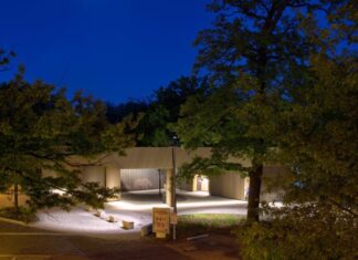 Lichtkonzept des Erlebnis-Zoo-Eingangs für Deutschen Lichtdesign-Preis nominiert Eingang Erlebnis-Zoo Hannover - Lichtdesign