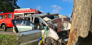 Verkehrsunfall mit eingeklemmter Person zwischen Burgdorf und Immensen
