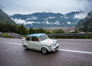 111 Jahre Automobilgeschichte unterwegs Fiat 600d Abarth