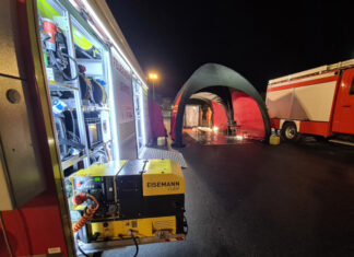 Feuerlöscher verursacht ABC Einsatz ABC-Einsatz - Feuerwehr Lehrte