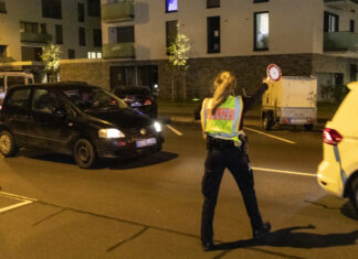 Schwerpunktkontrollen von der Polizei Langenhagen im Bereich der Walsroder Straße Polizeikontrolle