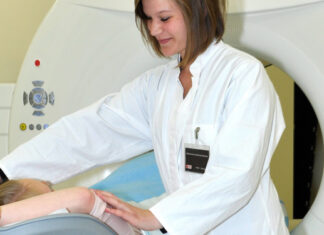 Durchblick per Hightech in der Radiologie Computertomograph