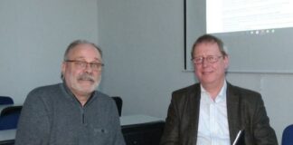 Jochen Lauenstein (auf dem Foto links) und Wilhelm Zabel (rechts) vom "Wirtschafts-Senioren Hannover Alt hilft Jung e.V."