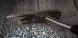 Dachdeckerhammer Nägel