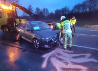 Verkehrsunfall beim Abbiegen Feuerwehreinsatz