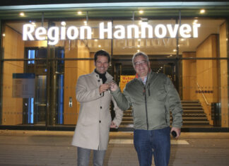 Der neue Regionspräsident: Steffen Krach stellt sich vor Schlüsselübergabe_Hauke_Jagau__Steffen_Krach