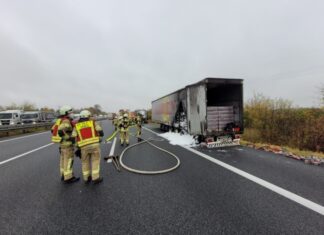 Lehrte: Brennender Cola LKW auf der A2 Feuerwehreinsatz A2 Lehrte