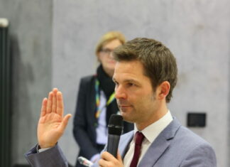 Steffen Krach ist als Präsident der Region Hannover vereidigt Vereidigung Regionspräsident Steffen Krach