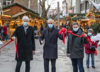 Maskenpflicht auf dem Weihnachtsmarkt Hannover OB Belit Onay eröffnet den Weihnachtsmarkt 2021 in Hannover