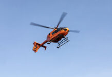 Tödlicher Verkehrsunfall auf dem Westschnellweg: 37-Jähriger stirbt nach Kollision mit einem Baum Rettungshubschrauber Christoph