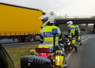 Polizei erwischt auf der A2 Fahrer unter Drogeneinfluss und ohne Fahrerlaubnis Polizeimotorräder